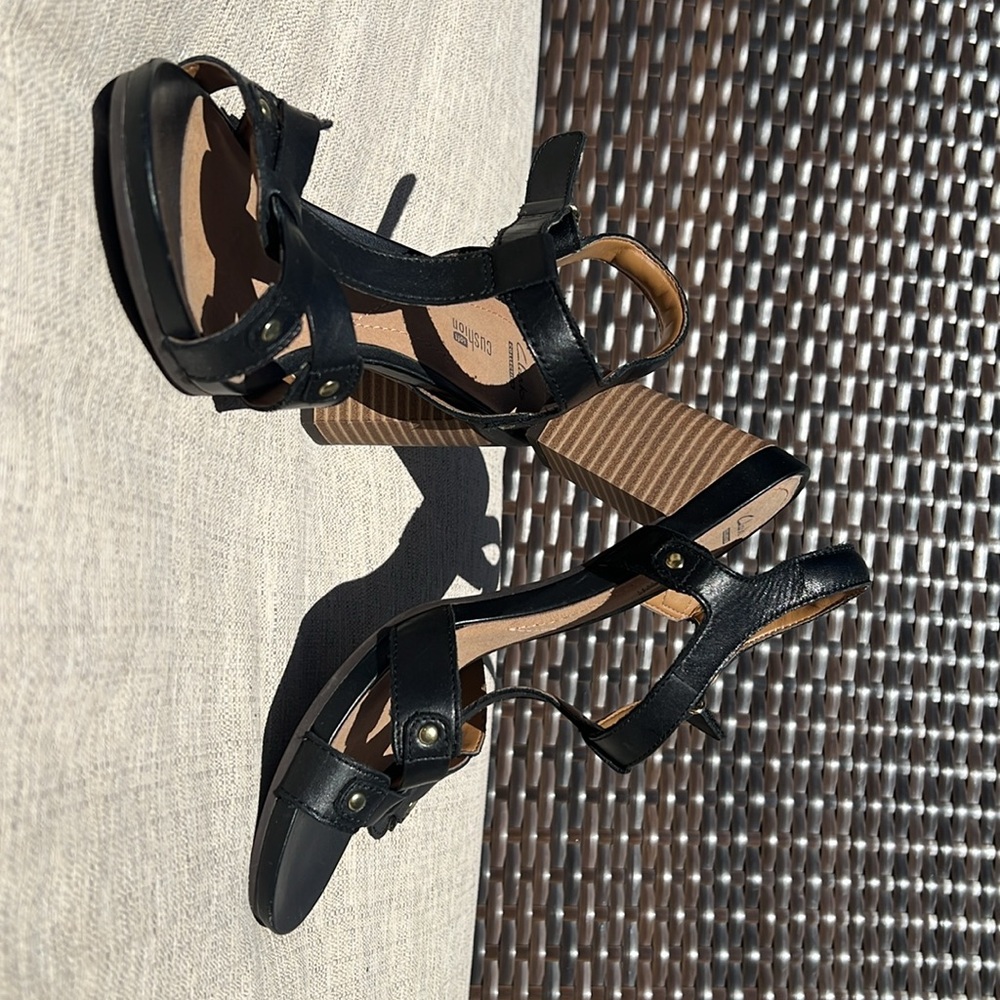 Clark’s cushion black leather heels size 9 - Picture 2 of 6